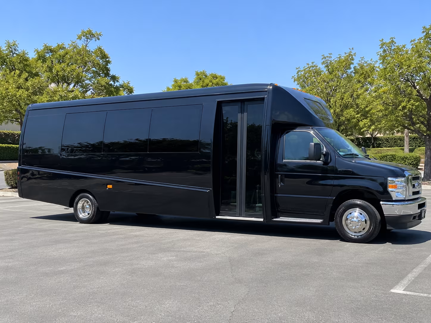 jurupa valley reserve your jurupa valley government and military charter bus