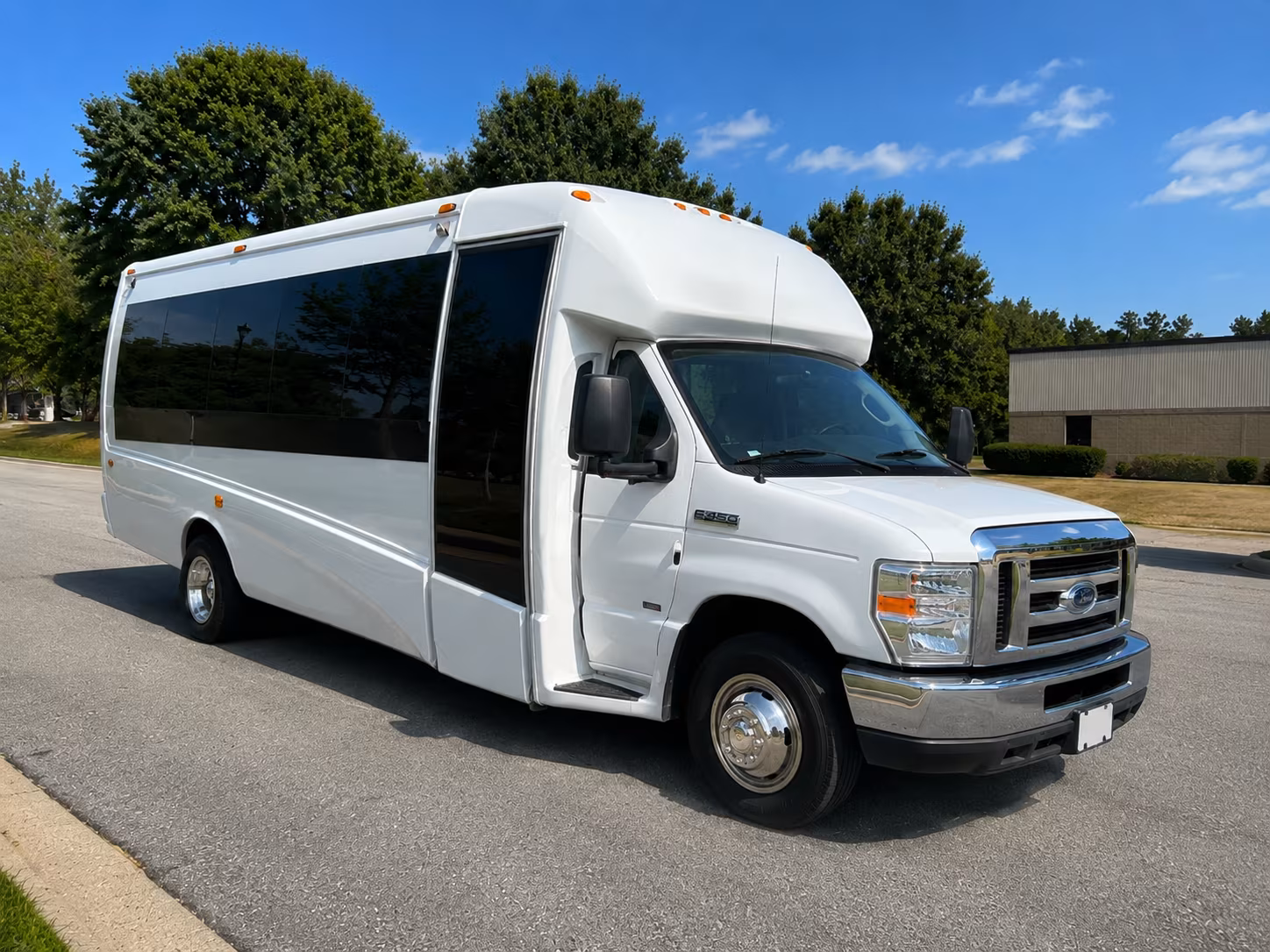 ontario comfortable employee shuttle bus rentals in ontario