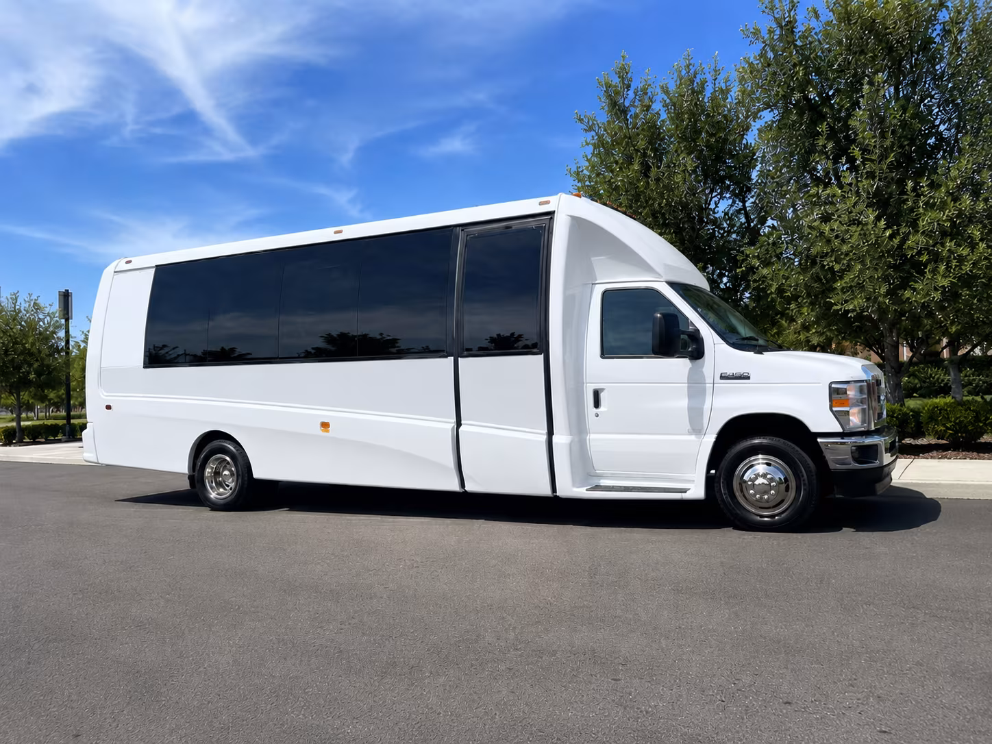 ontario make your long distance trip easier with an ontario charter bus
